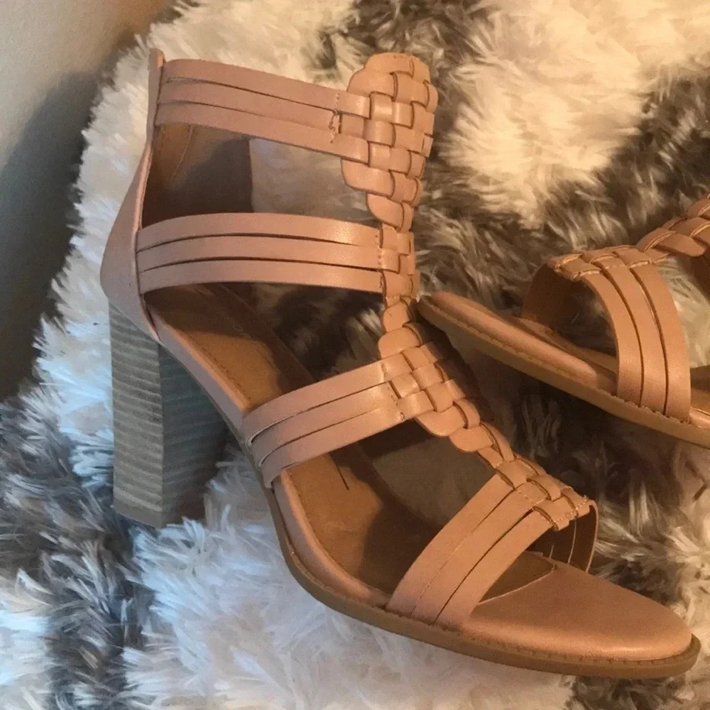 💝Sexy strappy sandals 💝 - Picture 4 of 6